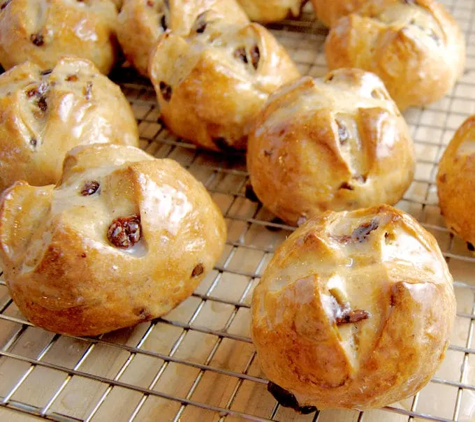 hot cross buns10a