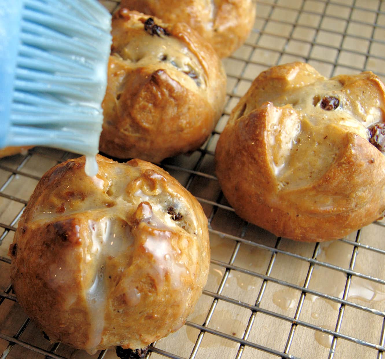 Hot Cross Buns with Dates & Raisins Baking Sense