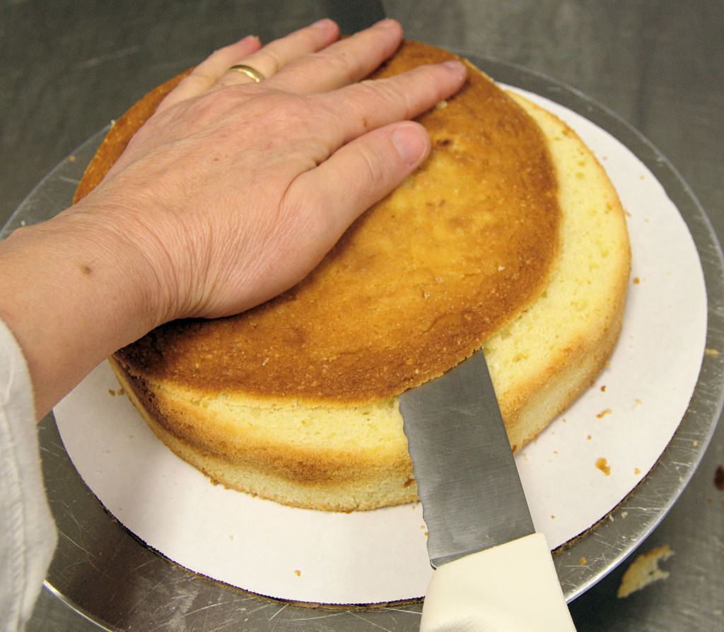 How To Cut Even Cake Layers How To Cut Even Cake Layers