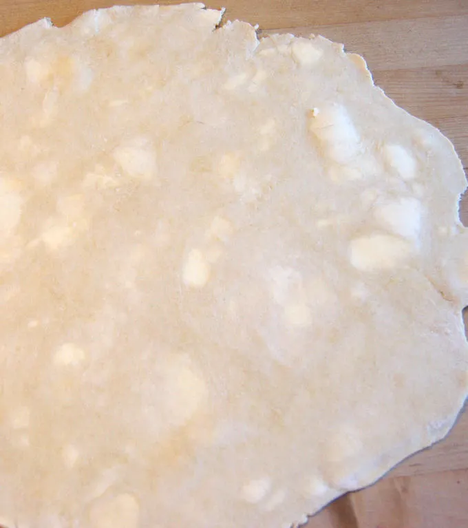 a circle of rolled pie dough