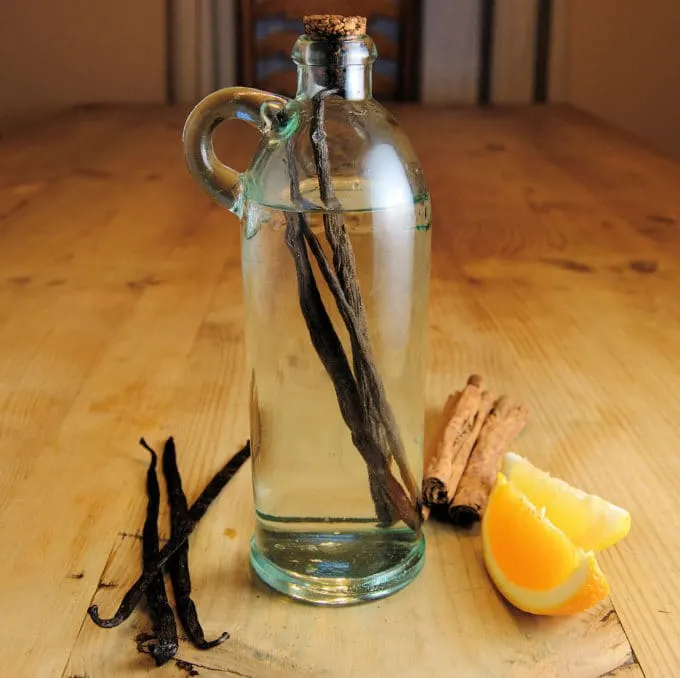 Soak Vanilla Beans in Vodka to Make Homemade Vanilla Extract