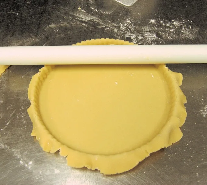 a tart pin filled with dough