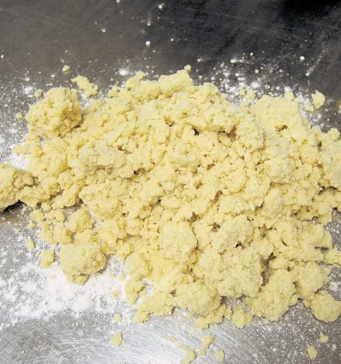 short dough ready for kneading