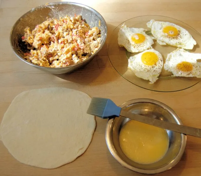 components for breakfast calzones