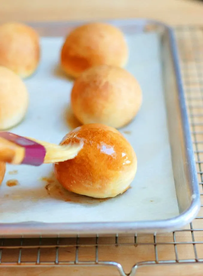 Buttermilk Dinner Rolls Baking Sense®