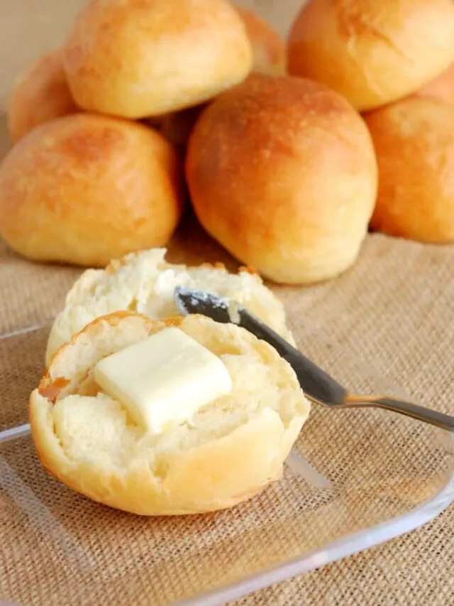 Buttermilk Dinner Rolls