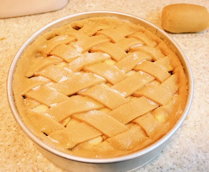 an oven ready dutch apple tart