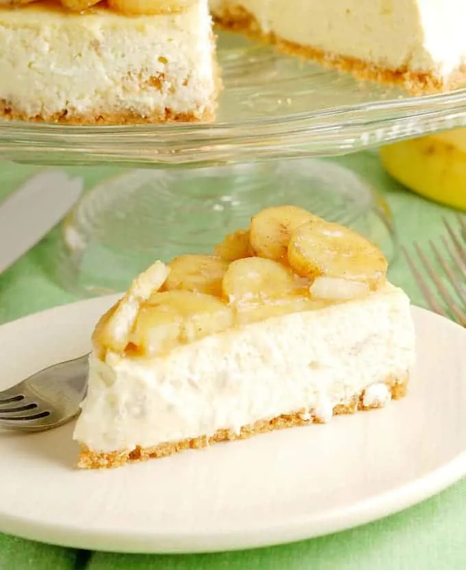 banana cheesecake with roasted bananas