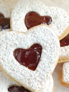 linzer cookie valentines