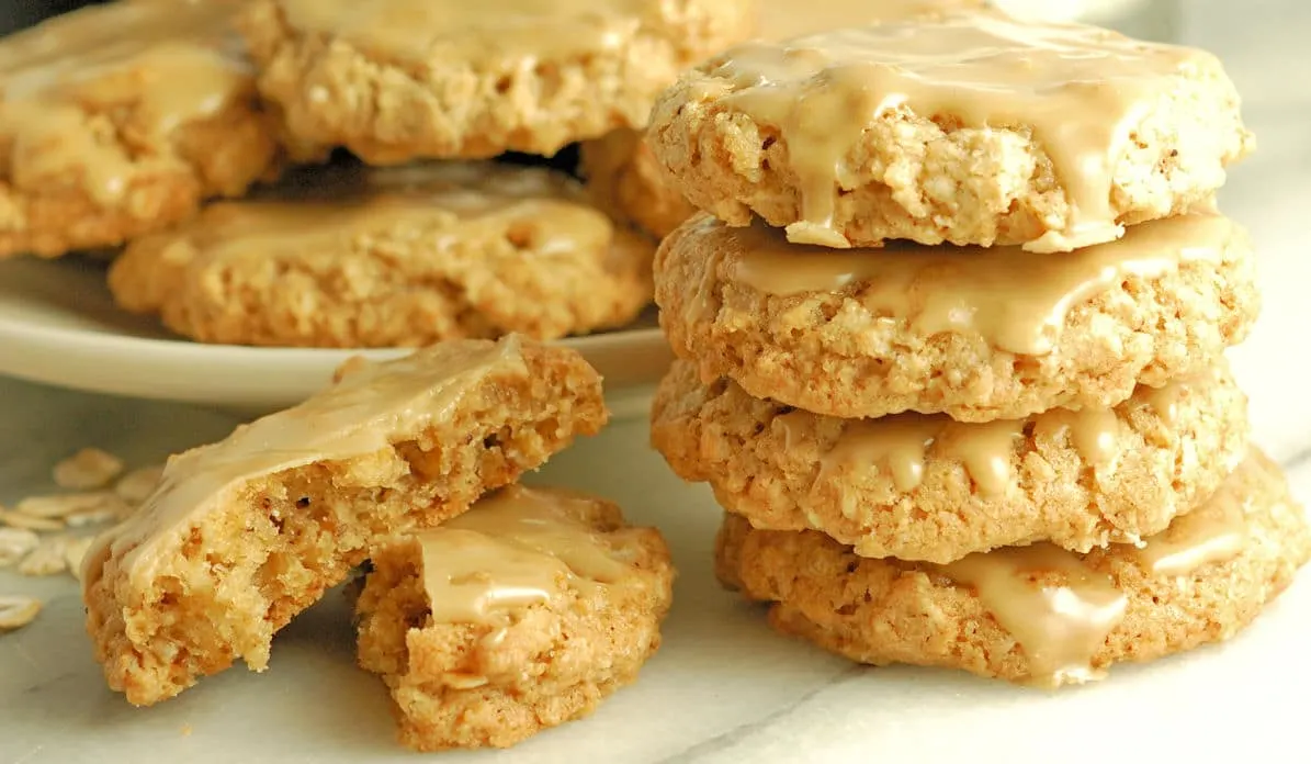Oatmeal Cookies with Maple Glaze