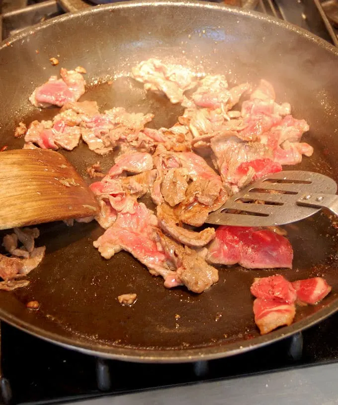 cheesesteak cooking