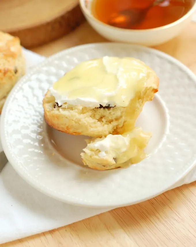 Raisin Scones – English Scones