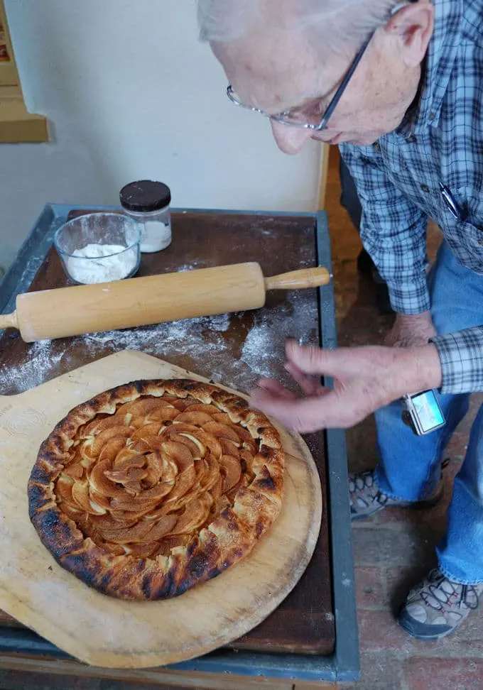 fragrant, fresh baked apple cinnamon galette