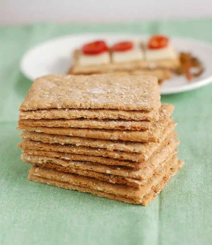 Oatmeal Crispbread – Oatmeal Knäckebröd