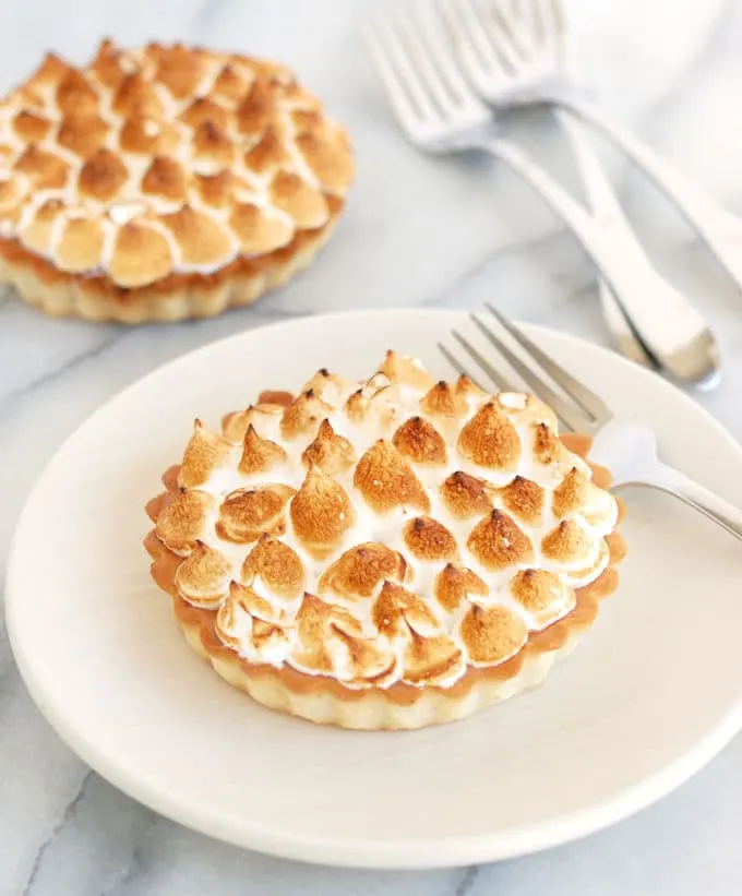 pink grapefruit meringue tart 1