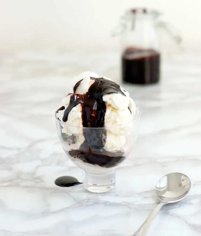 vanilla ice cream with port wine hot fudge sauce