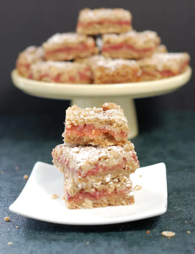 Rhubarb crumble bars