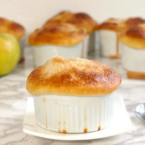 individual apple bourbon pot pie