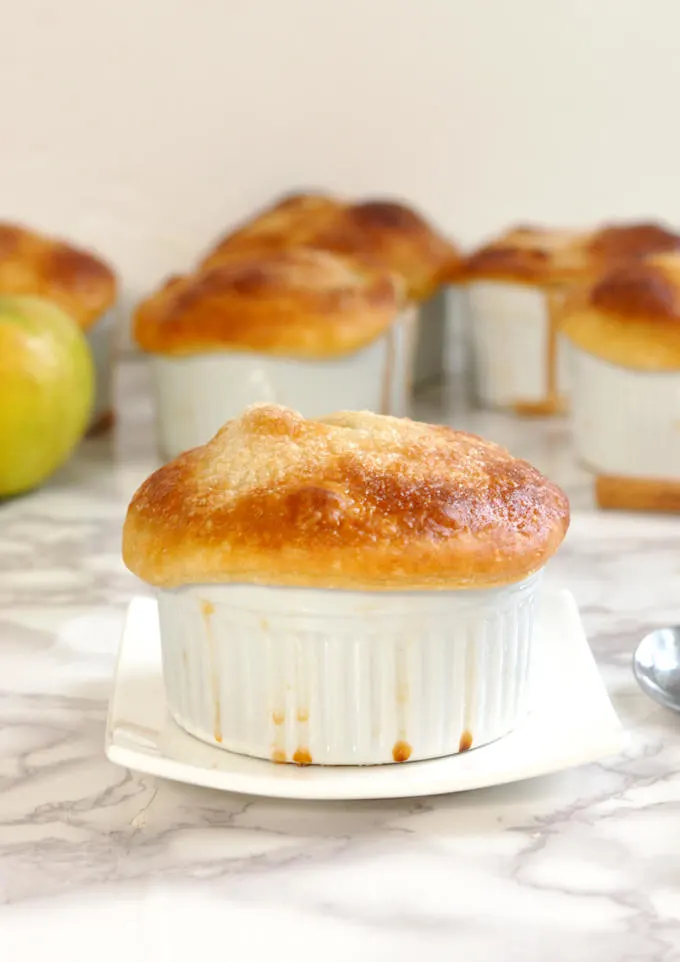 individual apple bourbon pot pie