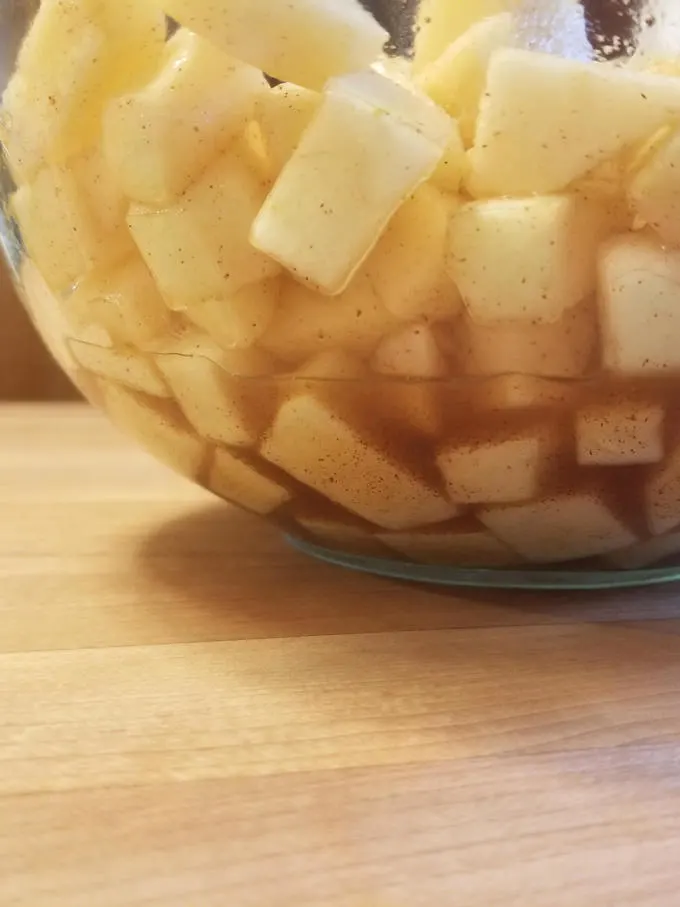 macerate apples for apple bourbon pot pie