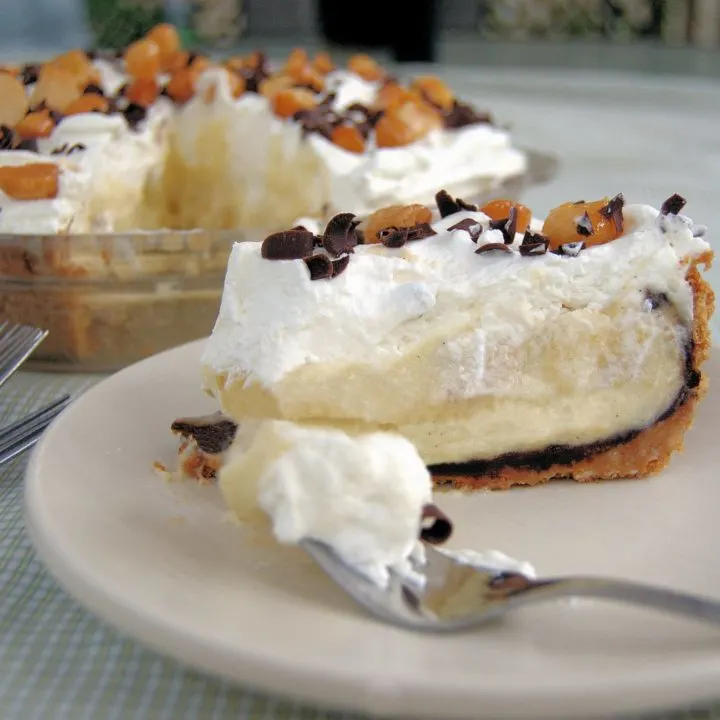 Banana Cream Pie with Candied Macadamias