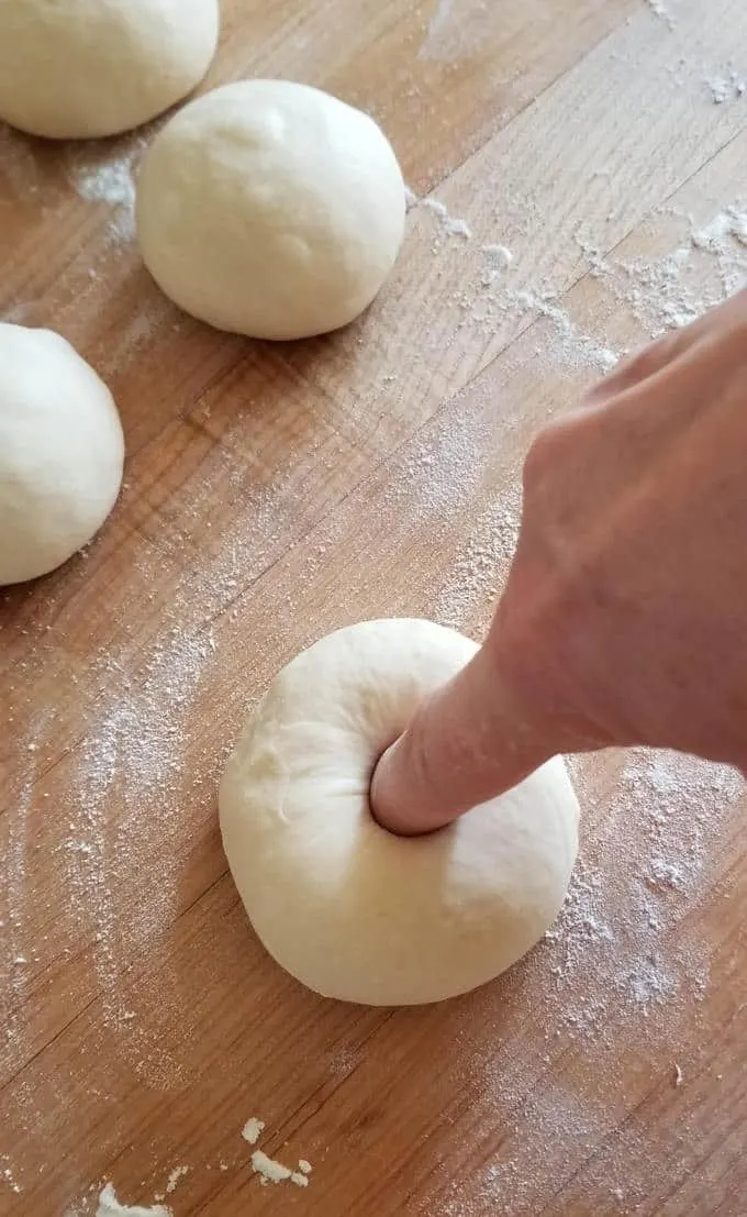 how to shape a bagel
