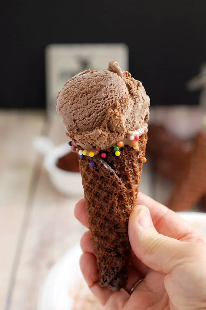a chocolate ice cream cone