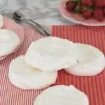 a pinterest image for individual pavlovas