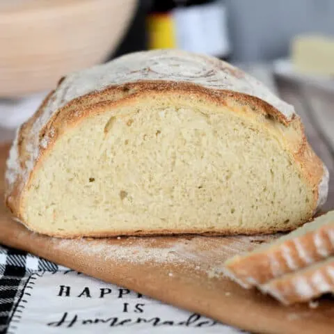 a cross section of a sliced loaf of semolina bread