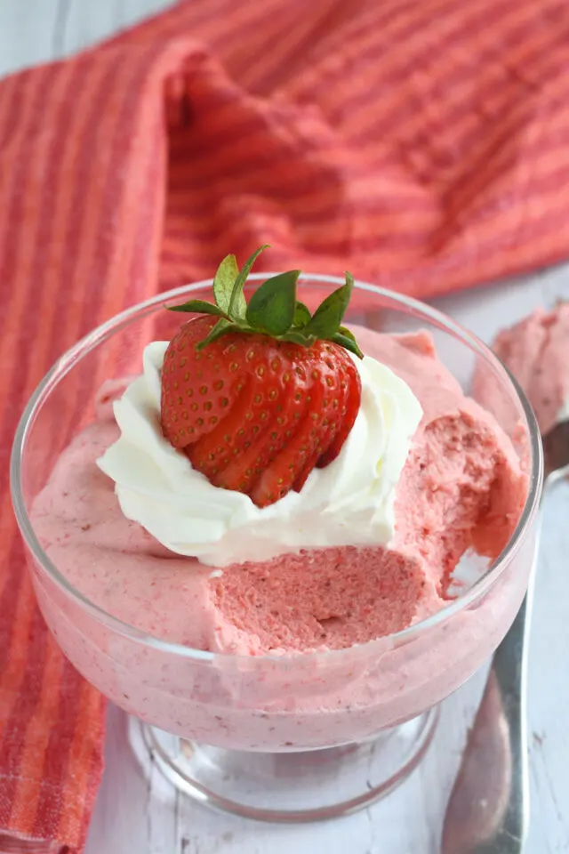 Fresh Strawberry Mousse Baking Sense®