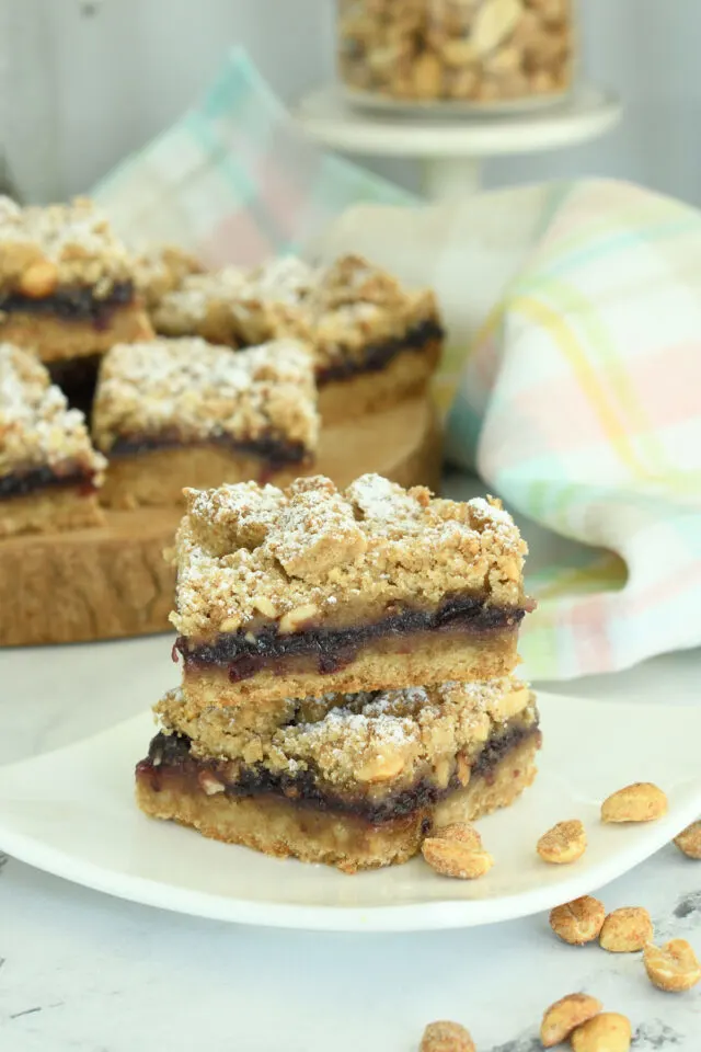 Peanut Butter & Jelly Crumb Bars Baking Sense®