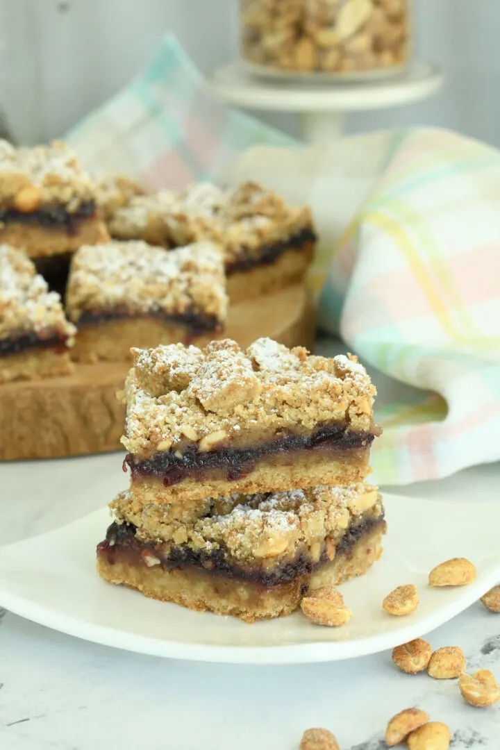 Peanut Butter & Jelly Crumb Bars Baking Sense®
