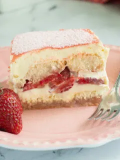 cropped-strawberry-tiramisu-17.jpg