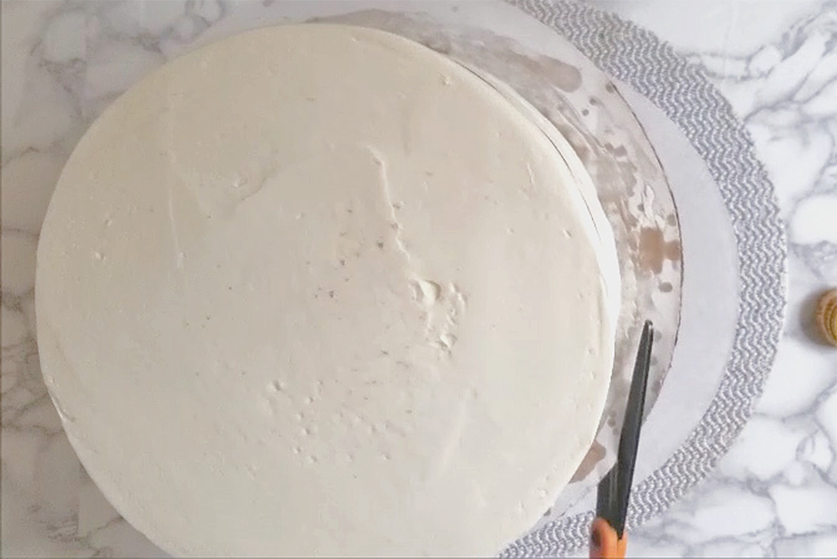 a cake on a cake turntable.